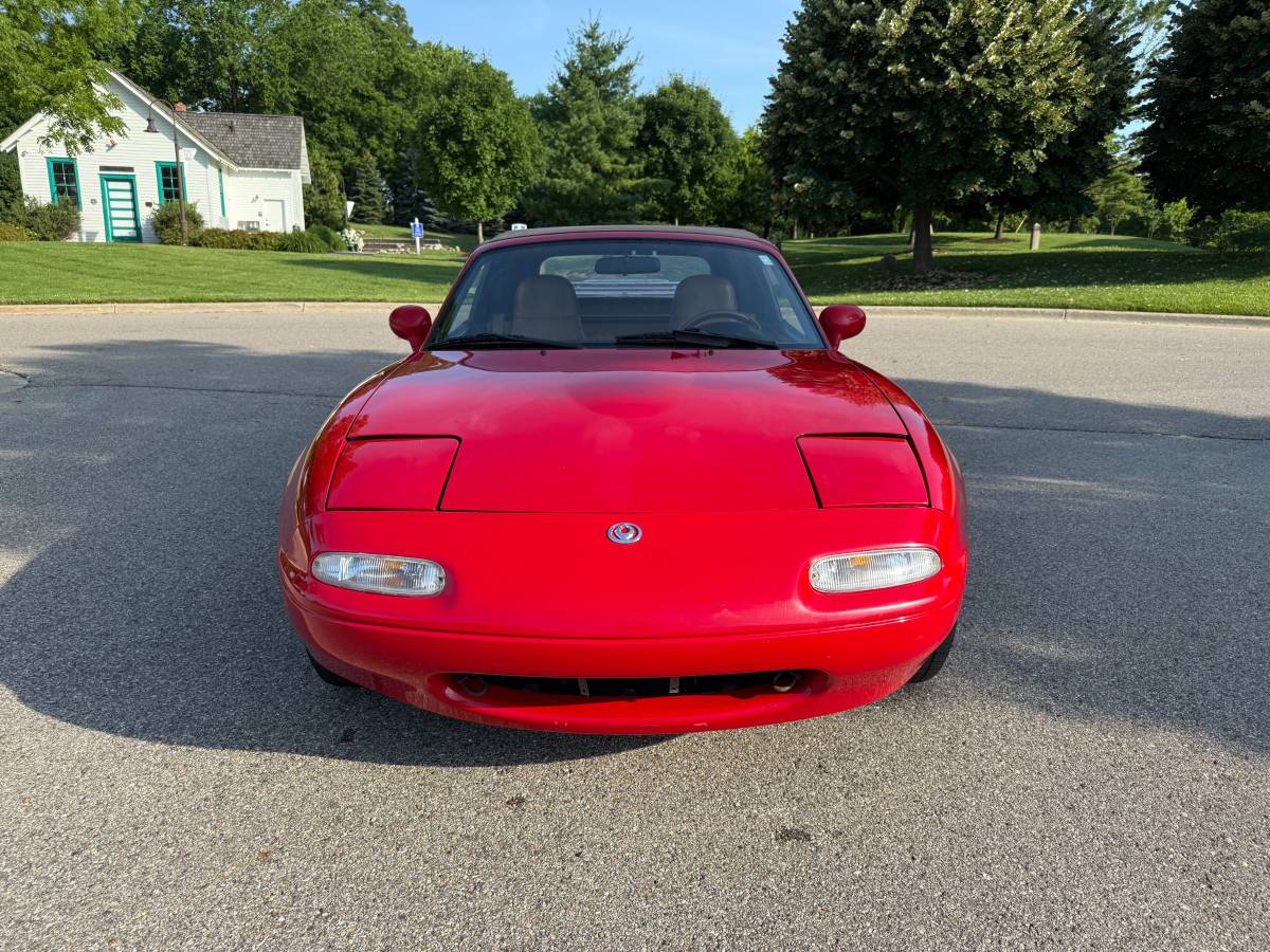 Mazda-miata-1.6l-1995-red-1