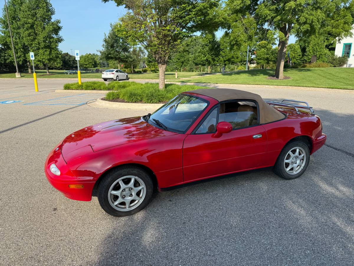 Mazda-miata-1.6l-1995-red