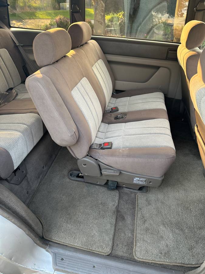 Mazda-mpv-1992-12