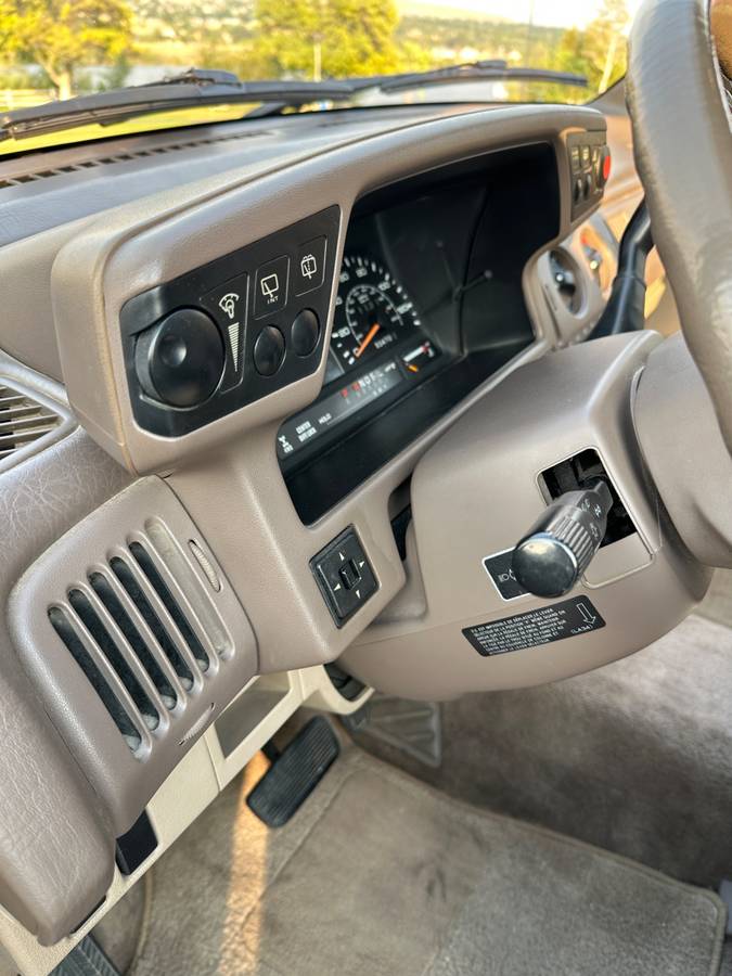 Mazda-mpv-1992-16