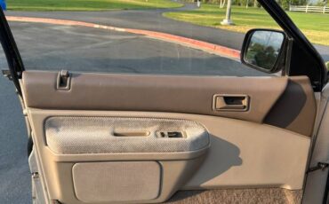 Mazda-mpv-1992-8