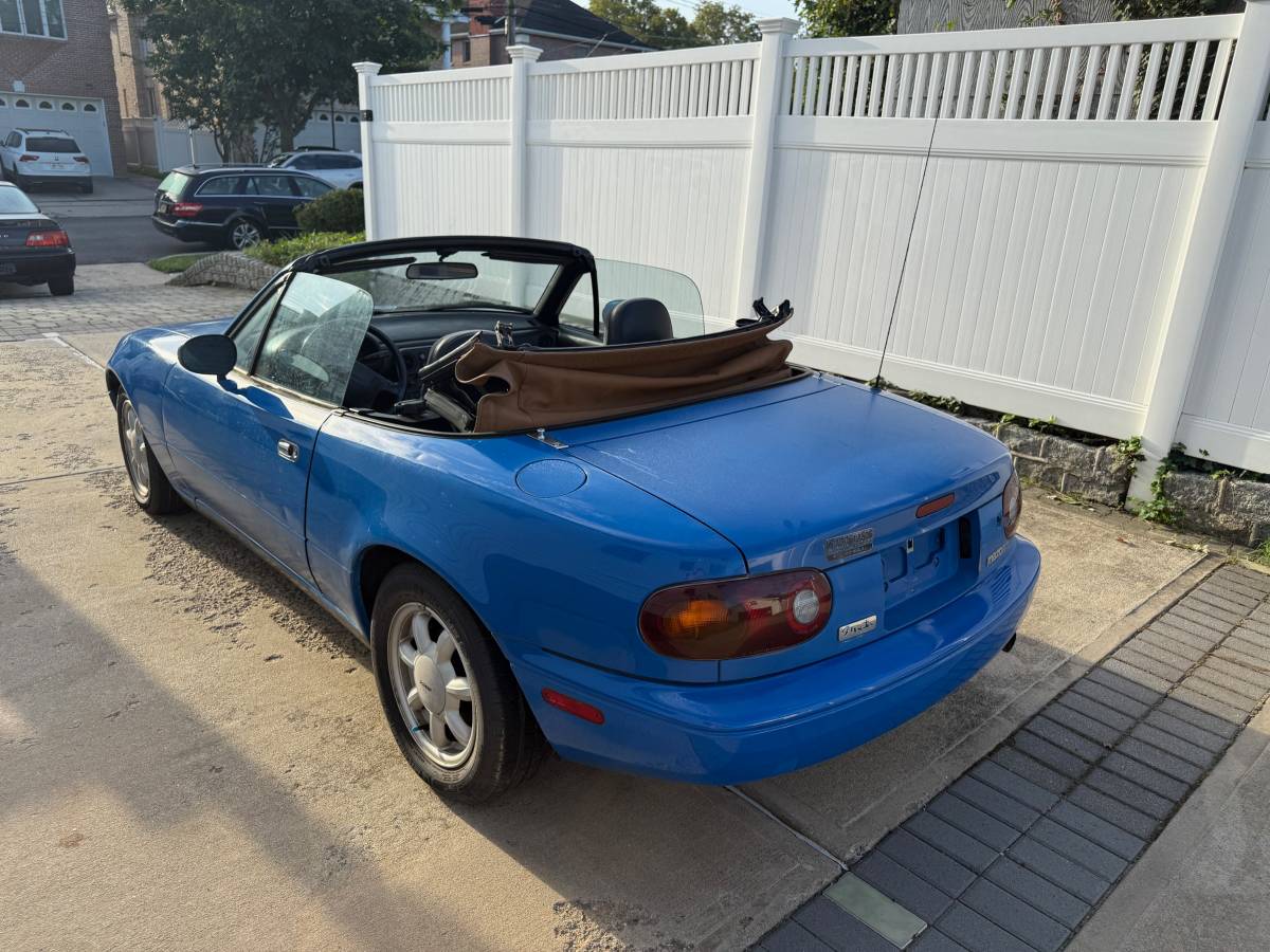 Mazda-mx-5-coupe-1991-blue-1