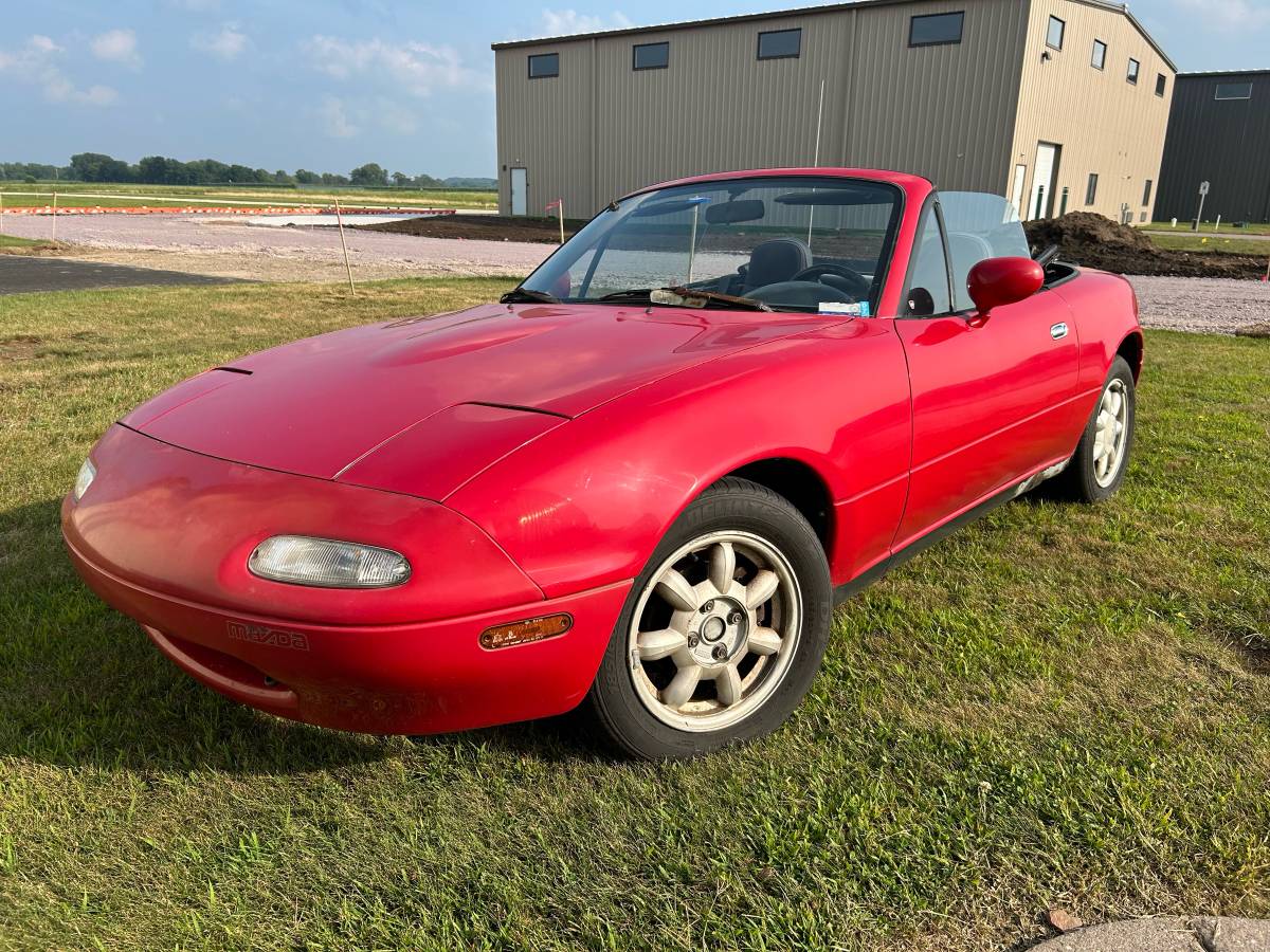 Mazda-mx-5-miata-1990-red
