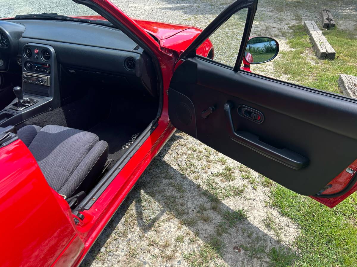 Mazda-mx-5-miata-1990-red-12
