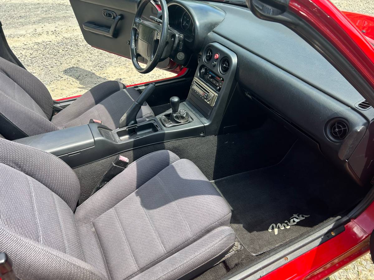 Mazda-mx-5-miata-1990-red-13