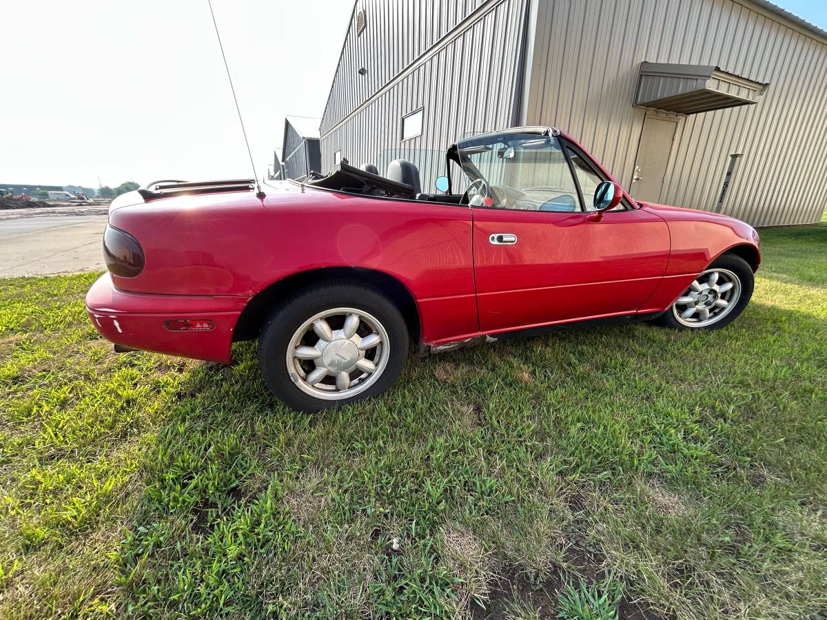 Mazda-mx-5-miata-1990-red-3
