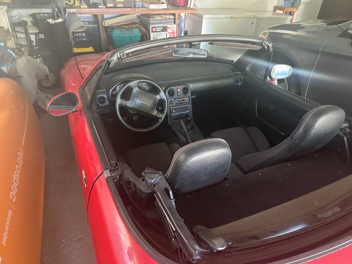 Mazda-mx-5-miata-1990-red-3