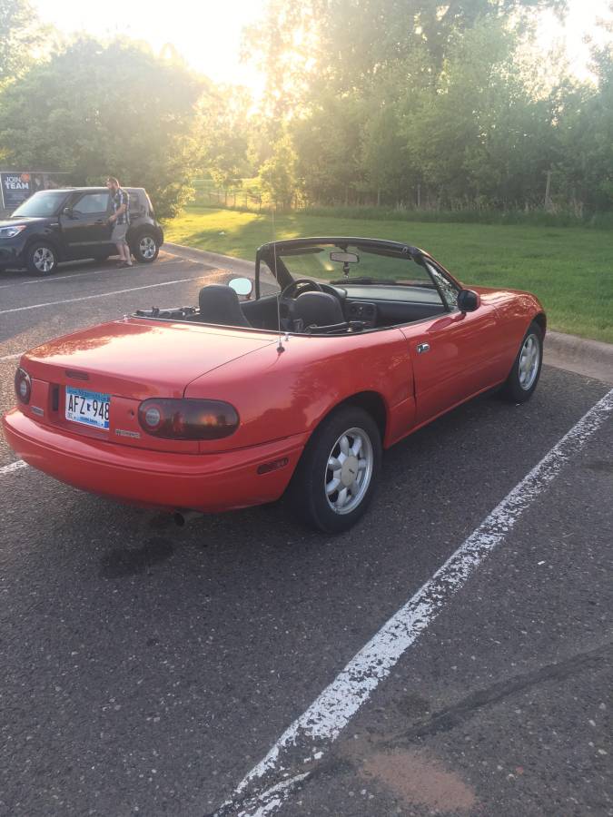 Mazda-mx-5-miata-1990-red-4