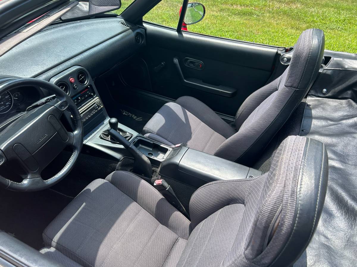 Mazda-mx-5-miata-1990-red-9
