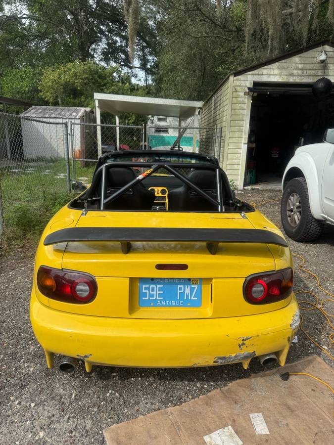 Mazda-mx-5-miata-1990-yellow-1