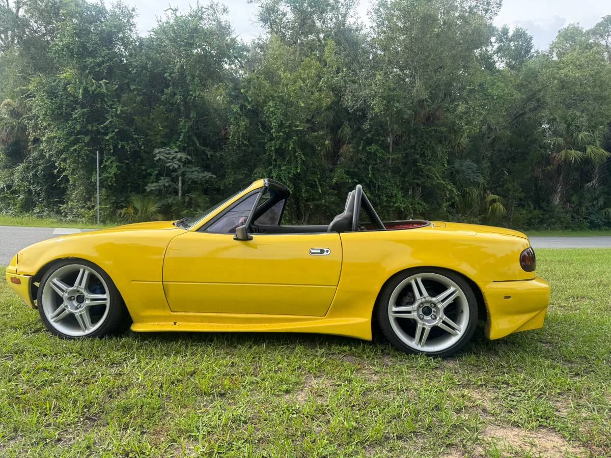 Mazda-mx-5-miata-1990-yellow-4