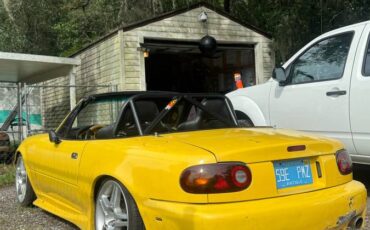 Mazda-mx-5-miata-1990-yellow-5