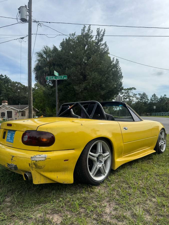 Mazda-mx-5-miata-1990-yellow-6