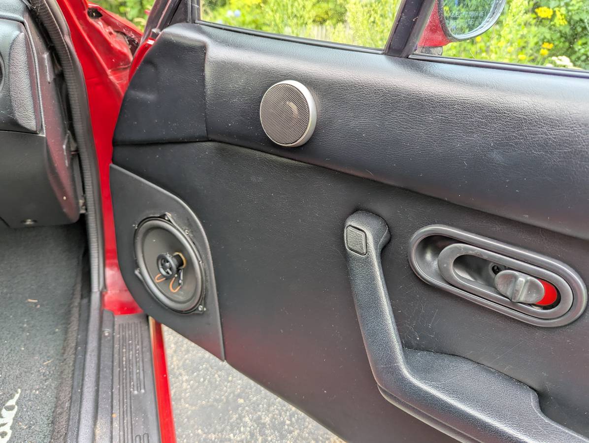 Mazda-mx-5-miata-1992-red-10