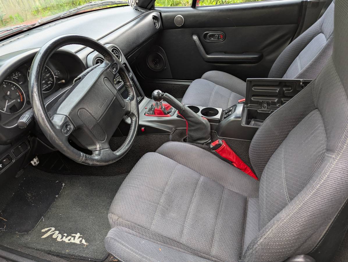 Mazda-mx-5-miata-1992-red-5
