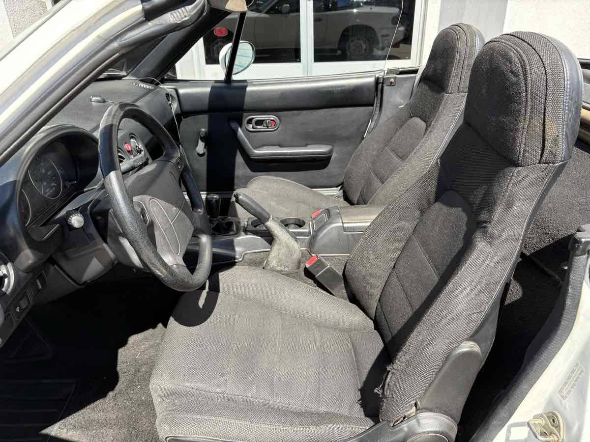 Mazda-mx-5-miata-1993-7