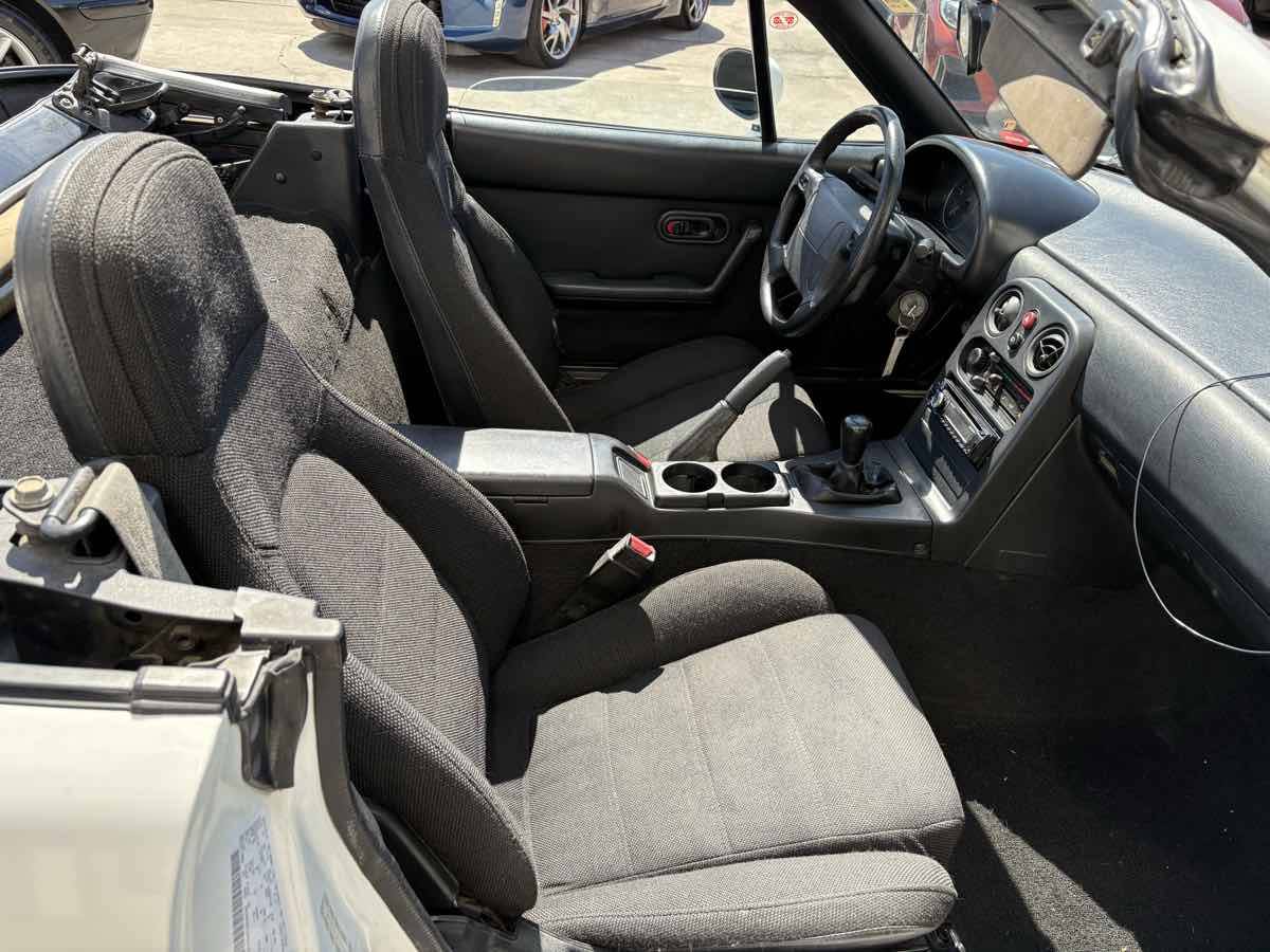 Mazda-mx-5-miata-1993-8