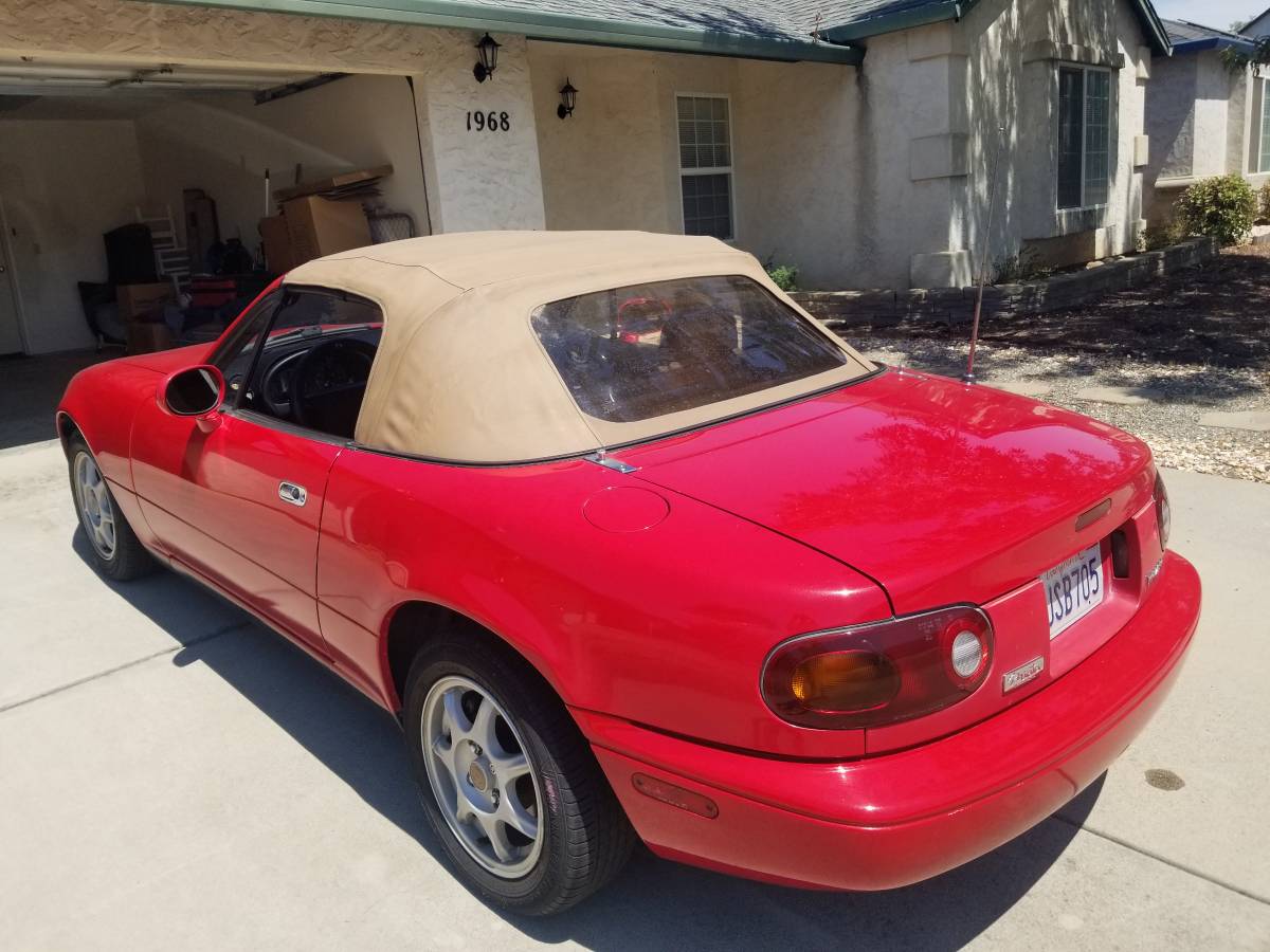 Mazda-mx-5-miata-1994-red-9