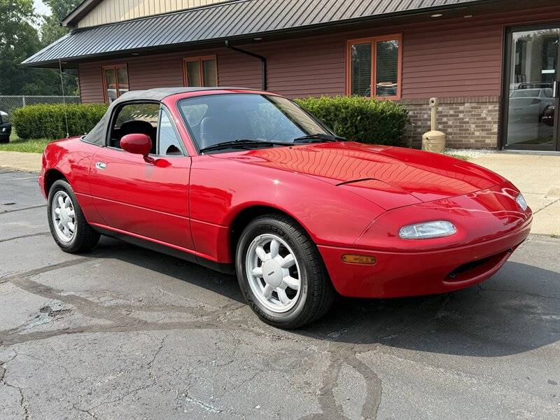 Mazda-mx-5-miata-convertible-1990-1