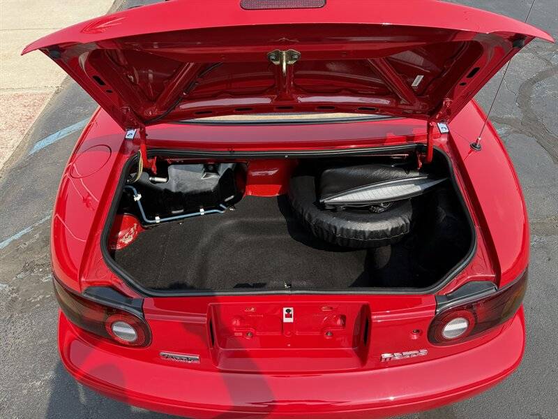 Mazda-mx-5-miata-convertible-1990-11