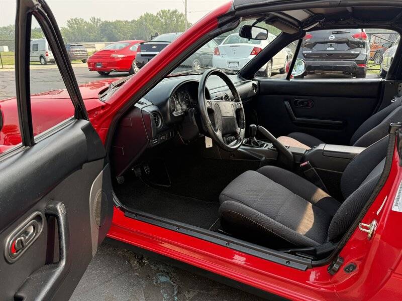 Mazda-mx-5-miata-convertible-1990-15