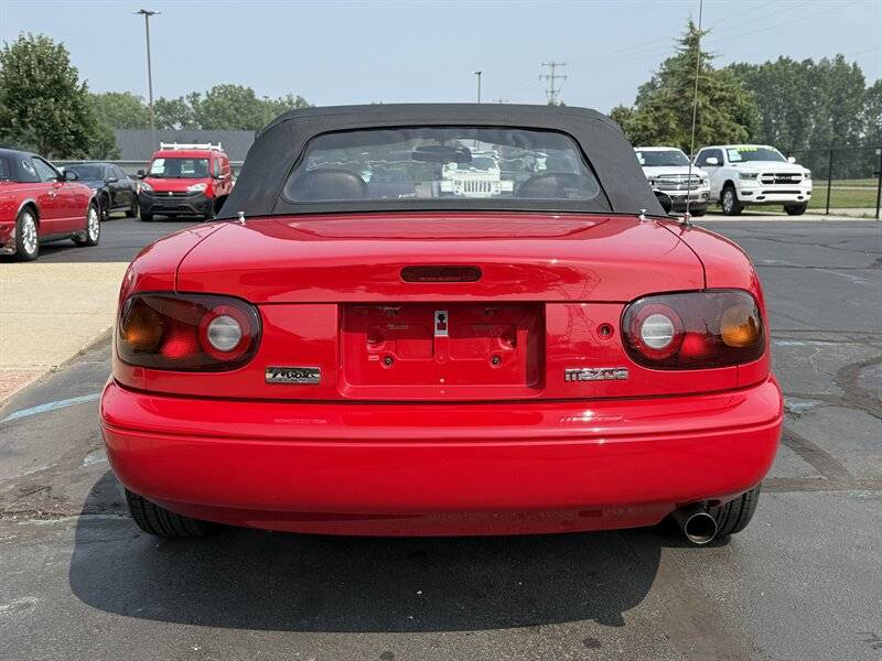 Mazda-mx-5-miata-convertible-1990-8