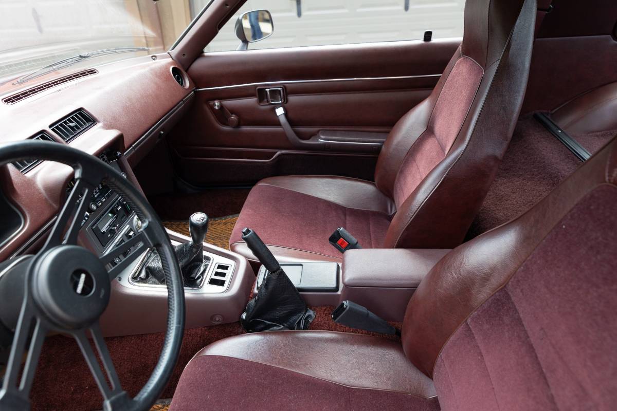 Mazda-rx-7-1980-16