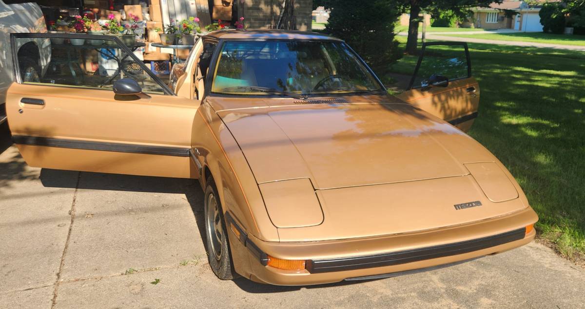 Mazda-rx-7-gsl-1983-custom-12
