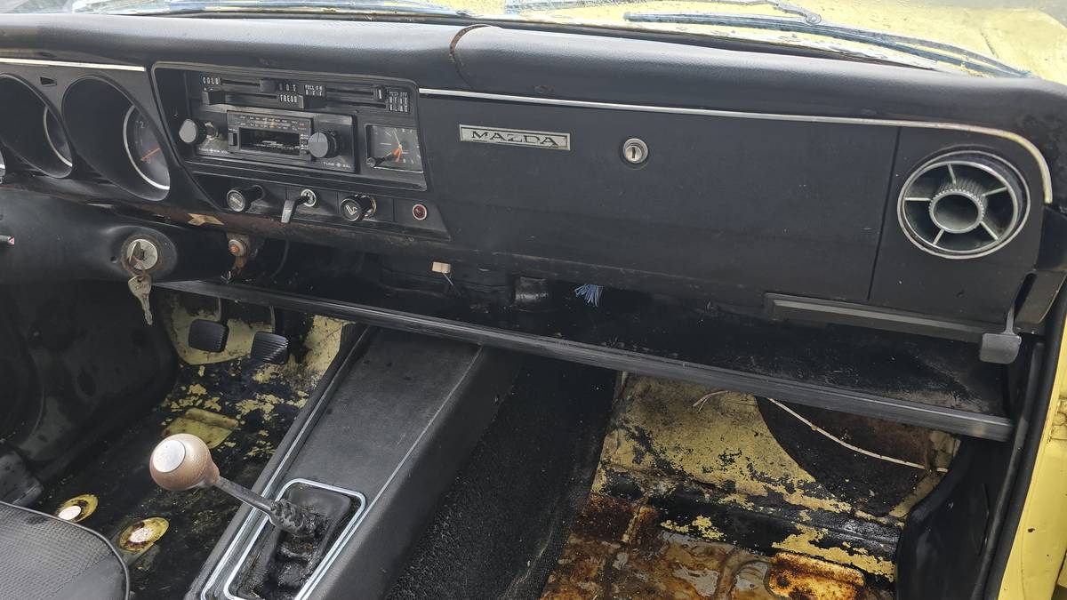 Mazda-rx2-1973-17