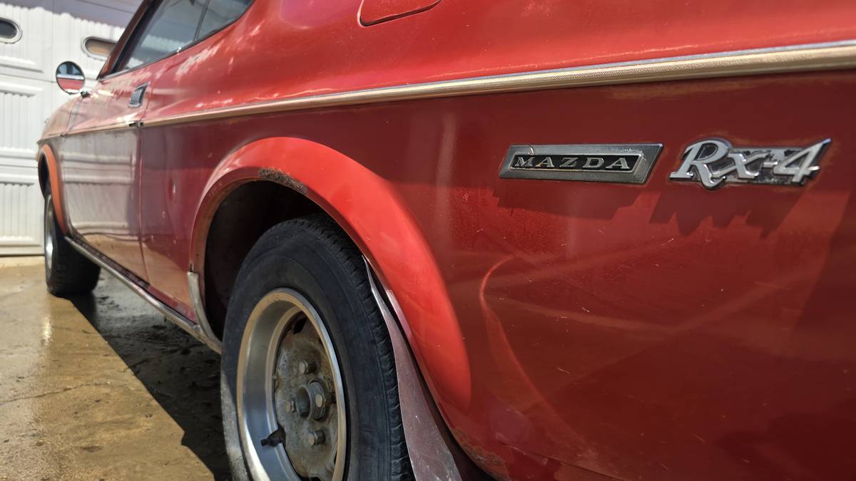 Mazda-rx4-1974-17