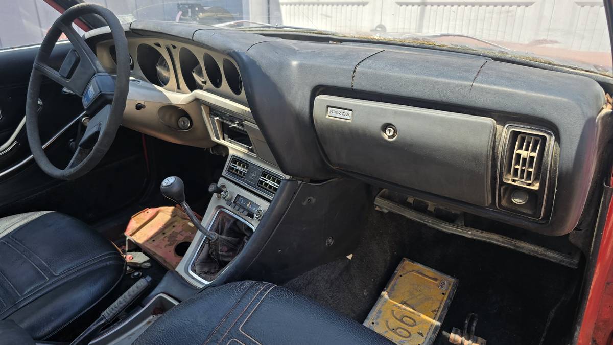 Mazda-rx4-1974-8