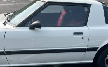 Mazda-rx7-1985-white-11