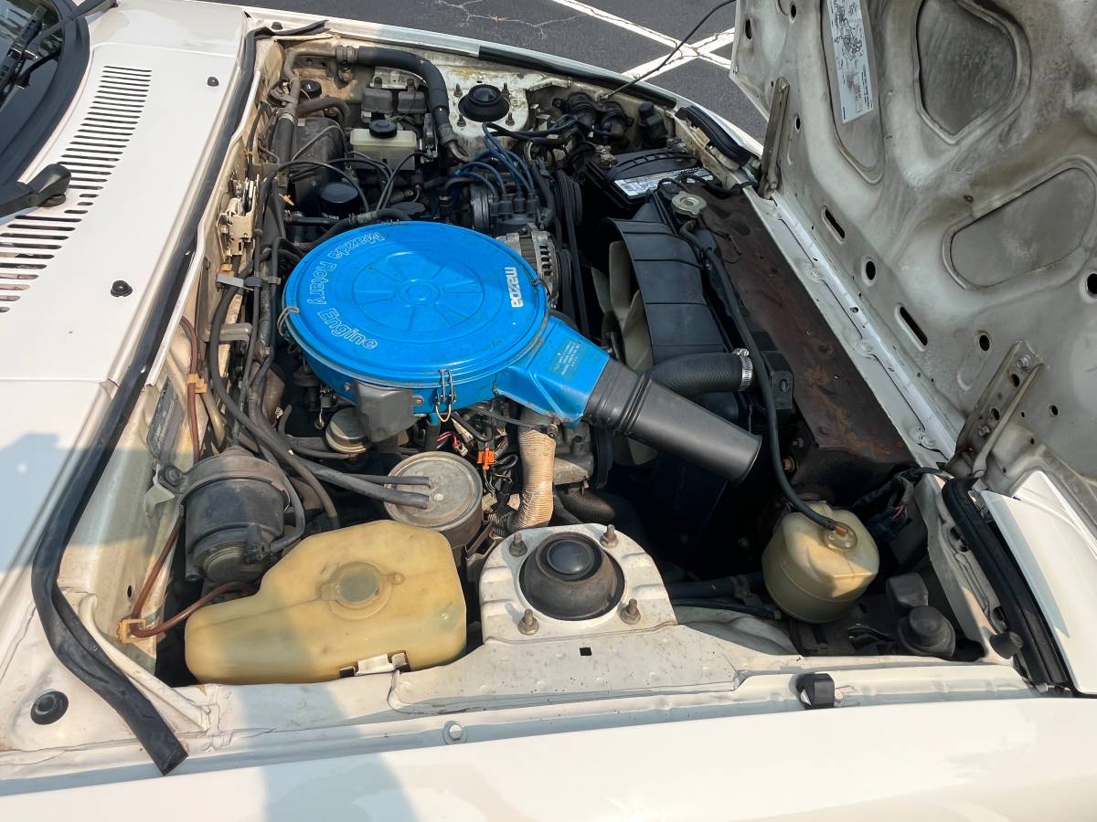 Mazda-rx7-1985-white-14