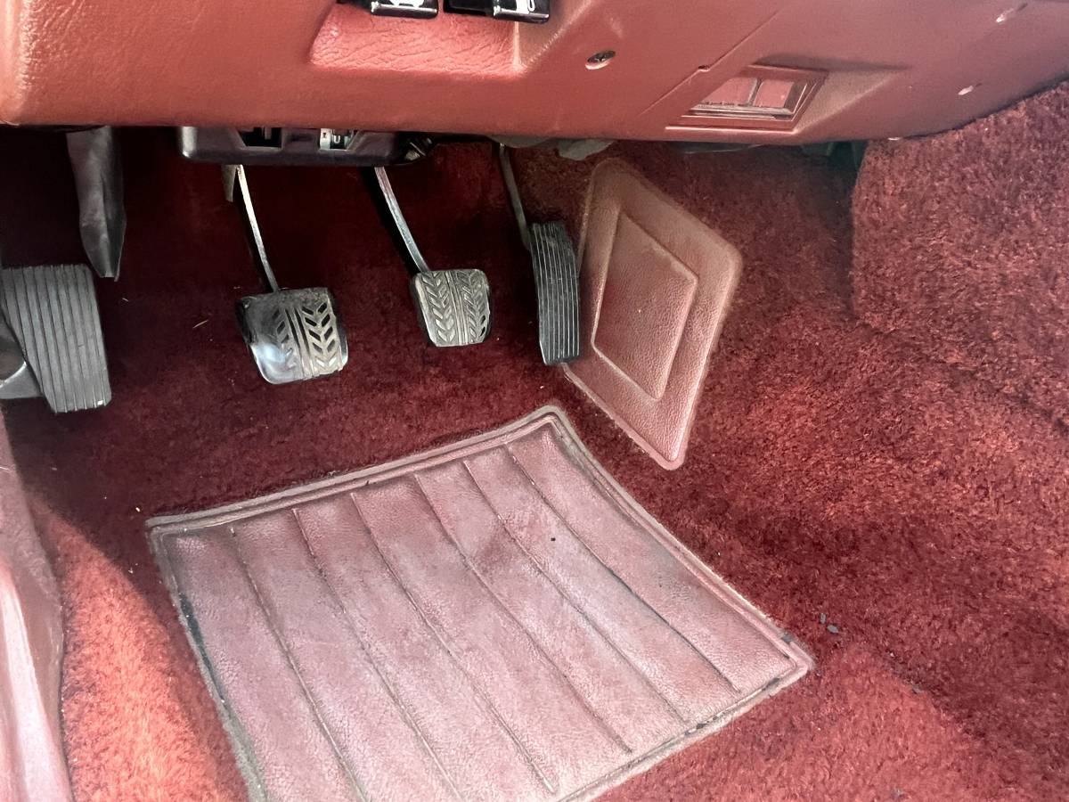 Mazda-rx7-1985-white-17