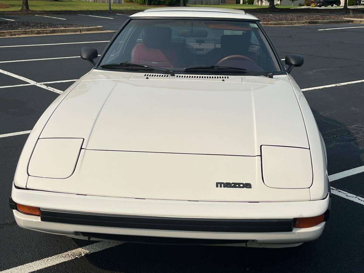 Mazda-rx7-1985-white-2