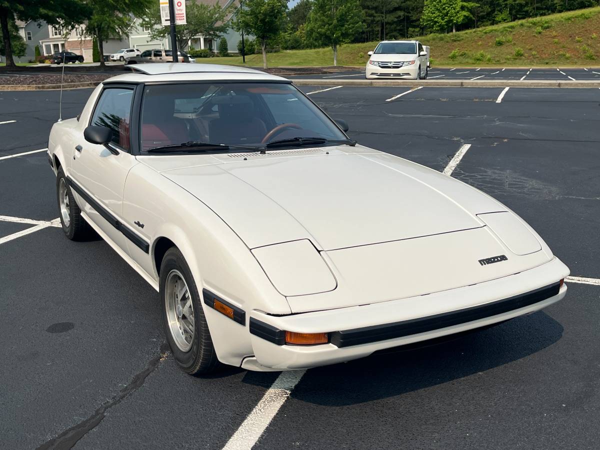 Mazda-rx7-1985-white-3