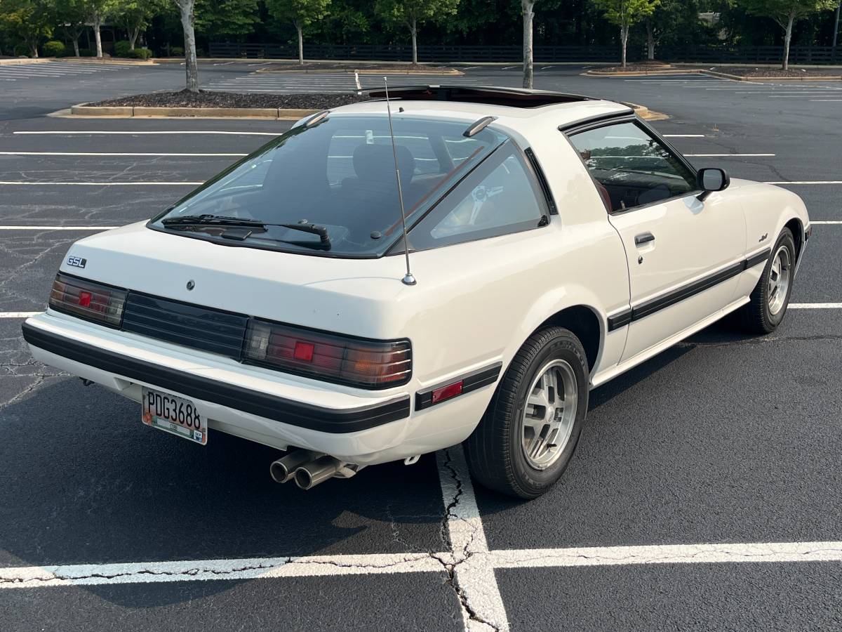Mazda-rx7-1985-white-7