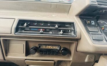 Mazda-scrum-1991-white-8
