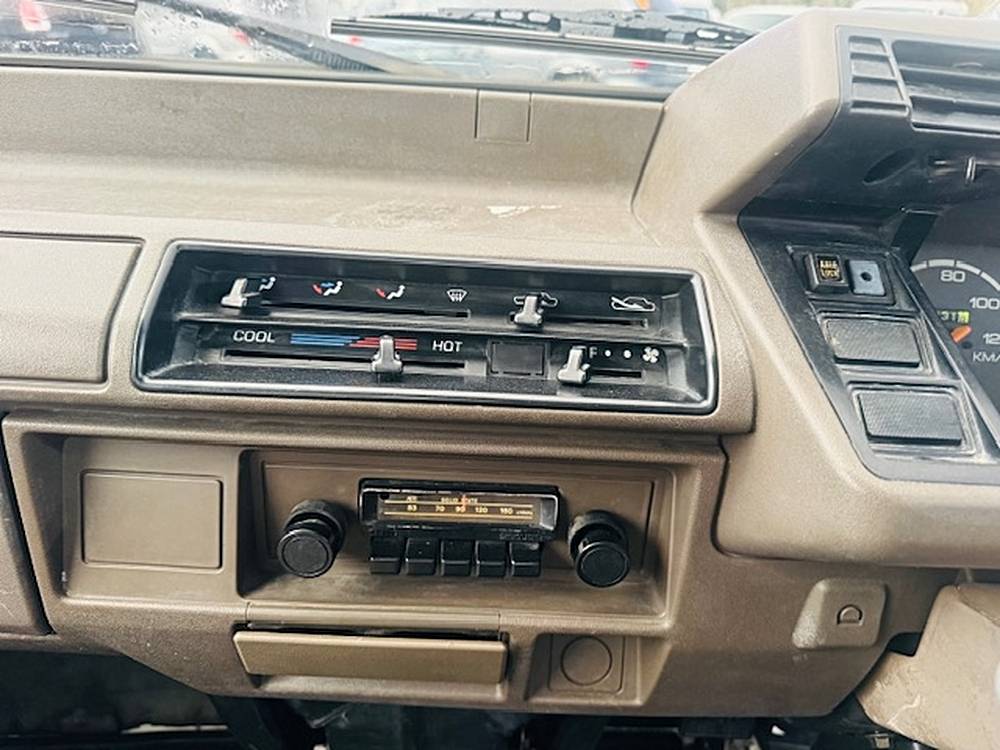 Mazda-scrum-1991-white-8