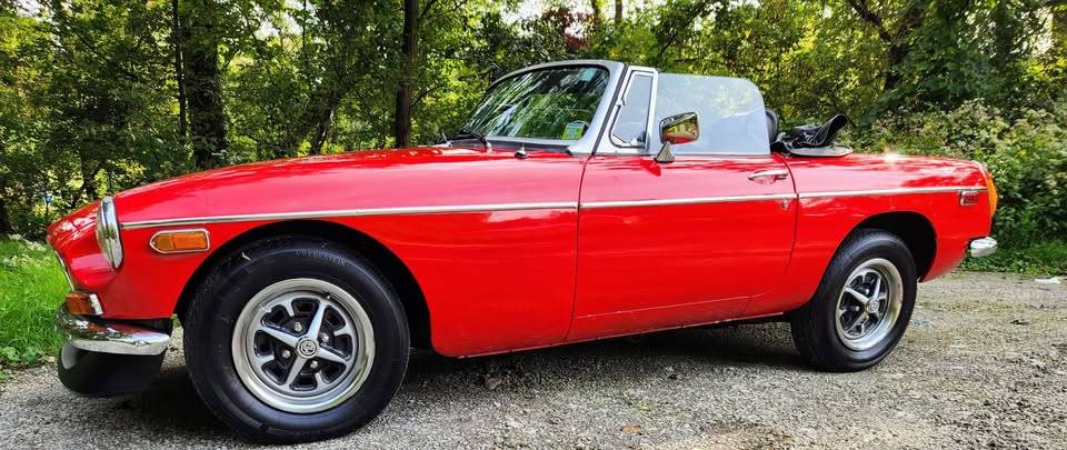 Mb-mgb-1976-red-1