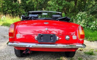 Mb-mgb-1976-red-3