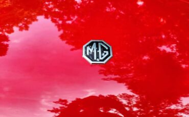 Mb-mgb-1976-red-4