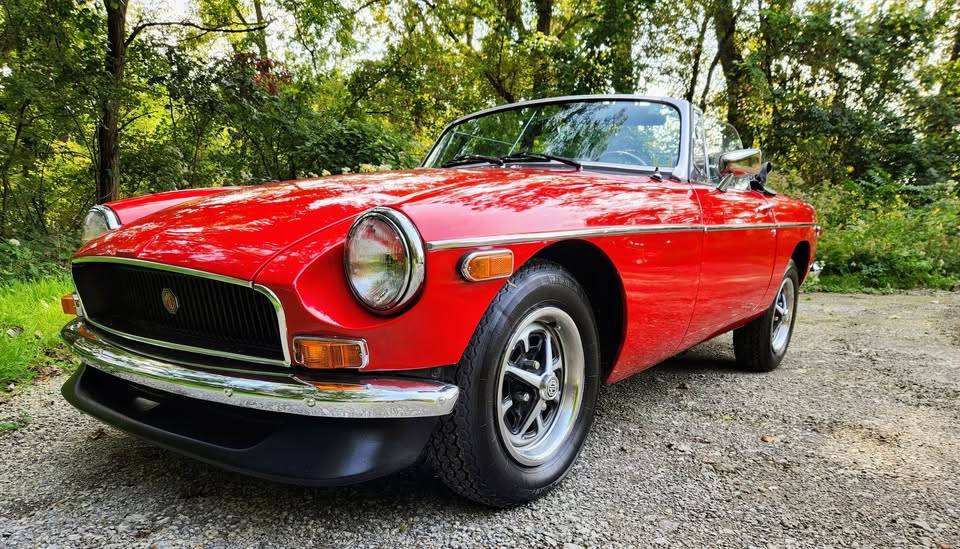 Mb-mgb-1976-red