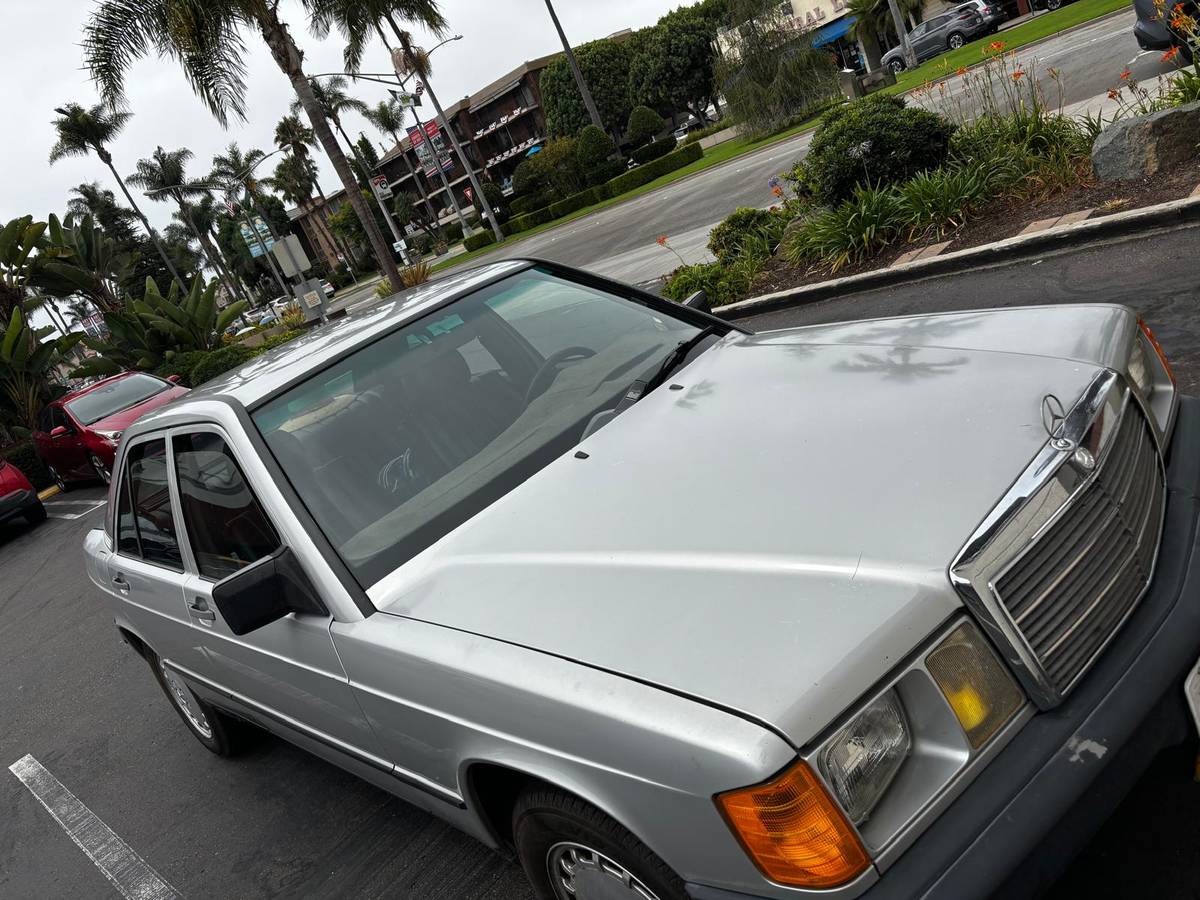 Mercedes-190-d-diesel-1986-blue-3
