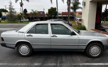 Mercedes-190-d-diesel-1986-blue-4