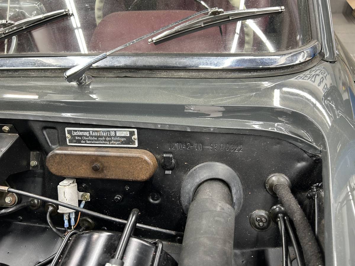 Mercedes-190-sl-1960-grey-17