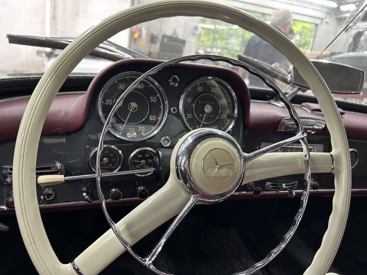 Mercedes-190-sl-1960-grey-7