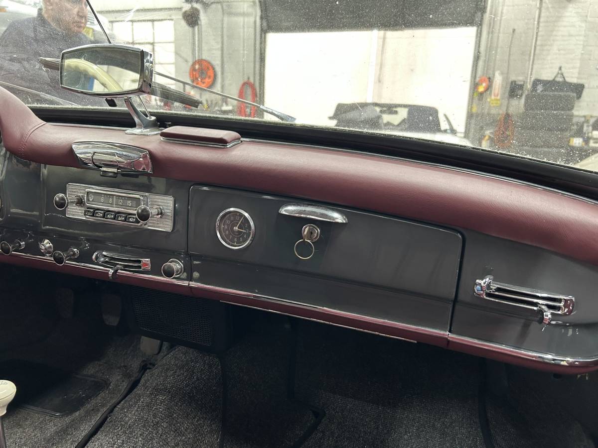 Mercedes-190-sl-1960-grey-9