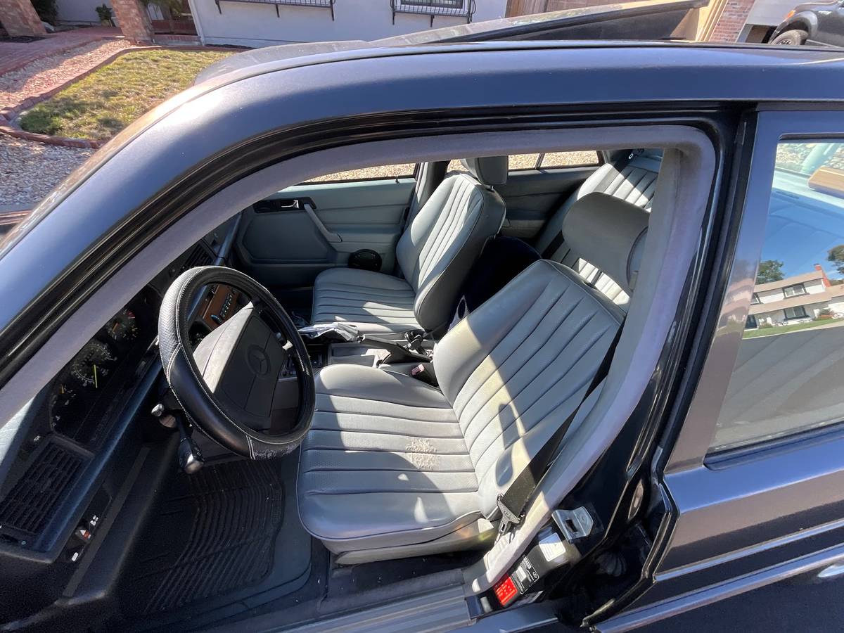 Mercedes-190e-1991-4