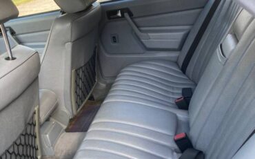 Mercedes-190e-2.3-1991-grey-1